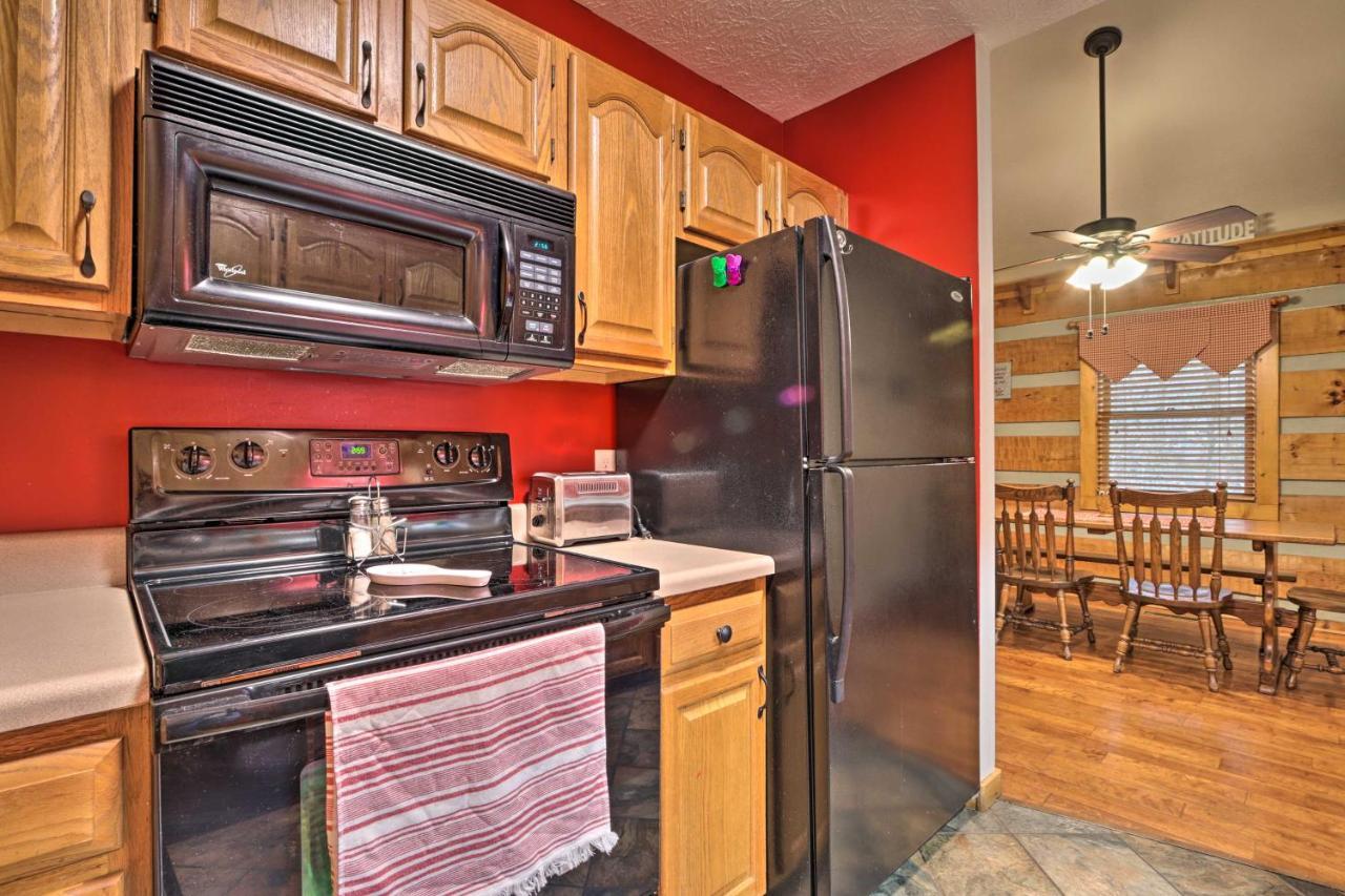 Pigeon Forge Cabin With Hot Tub, 12 Mi To Dollywood! Екстериор снимка